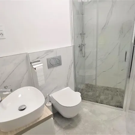 Daniela Apartament *